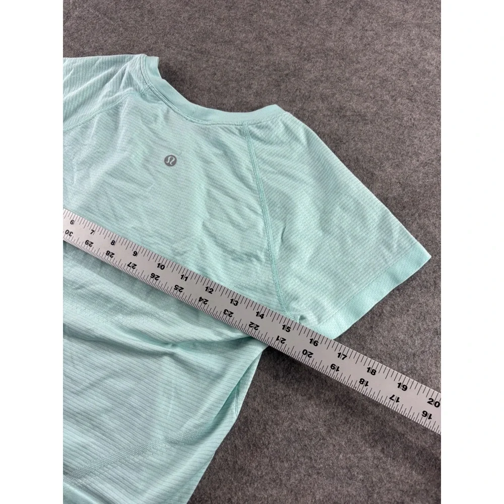 Lululemon Swiftly Tech Short Sleeve 2.0 Crop Mint Green Size 8 Gym Running Yoga